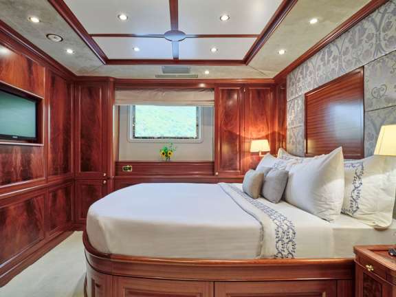 Image of OPTION B yacht #8