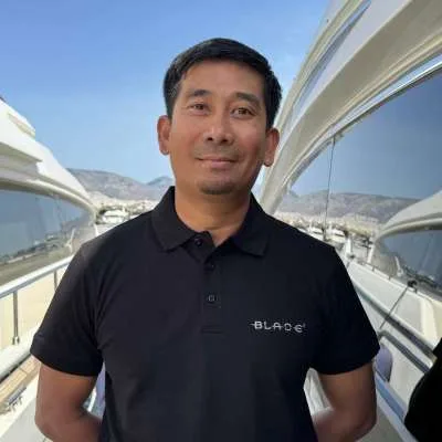 Deckhand Alex Lobo