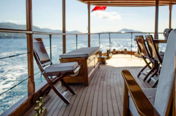 Image of OVER THE RAINBOW OF LONDON yacht #15