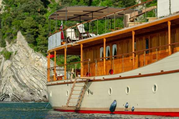 Image of OVER THE RAINBOW OF LONDON yacht #19