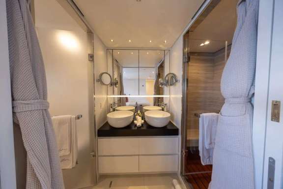 Image of ZULU 3 yacht #16