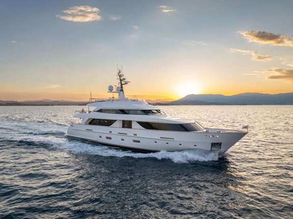 Image of ZULU 3 yacht #18