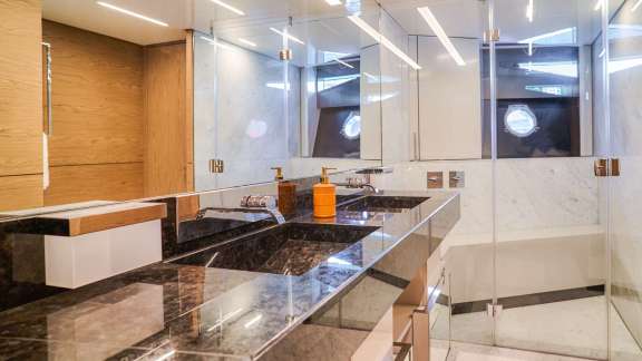 Image of MADRA II yacht #13