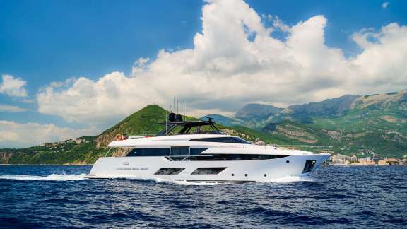 Image of MADRA II yacht #3