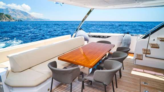 Image of MADRA II yacht #6