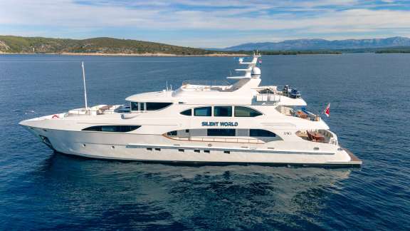 Image of SILENT WORLD yacht #4