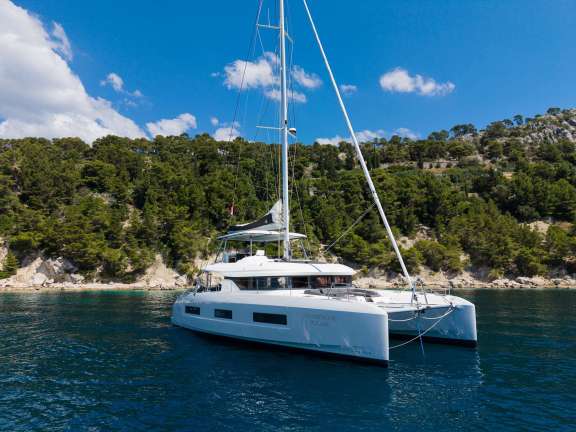 Image of CHAMPAGNE PLEASE yacht #14