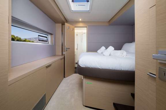 Image of CHAMPAGNE PLEASE yacht #6