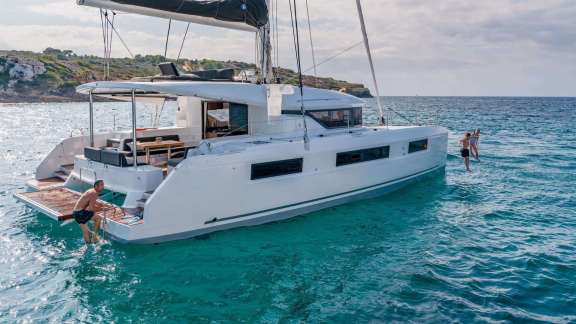 Image of NAUTI CAT yacht #9