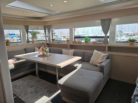 Image of TRI-WING CARIDA yacht #2