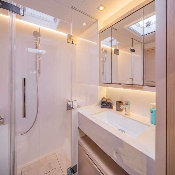 Image of TRI-WING CARIDA yacht #8