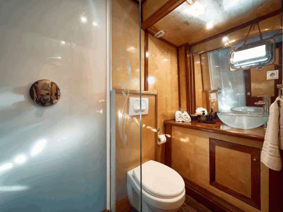 Image of TREBENNA yacht #17