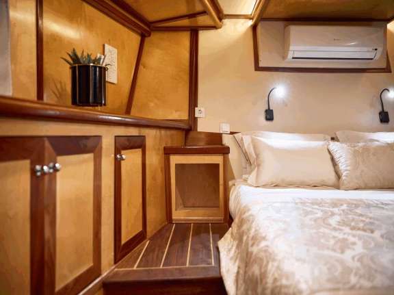 Image of TREBENNA yacht #18