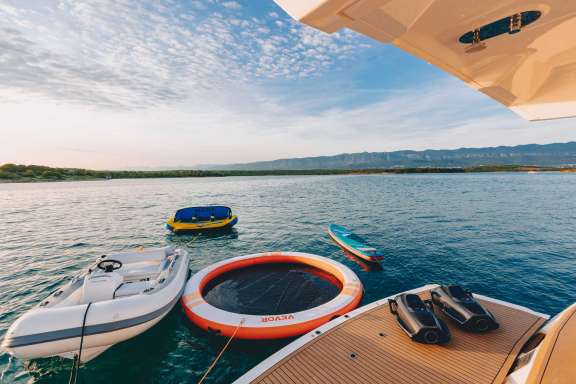 Image of X2 yacht #18