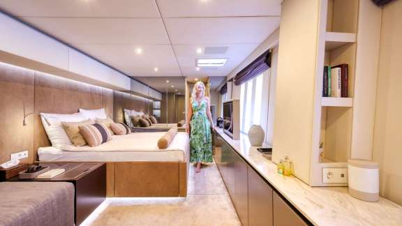 Image of HONEYBIRD yacht #12