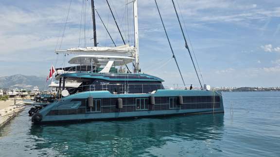 Image of MIDORI SUNREEF 70 ECO yacht #9