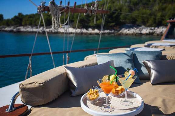 Nostra Vita's detail