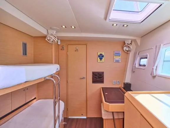 Guest cabin
