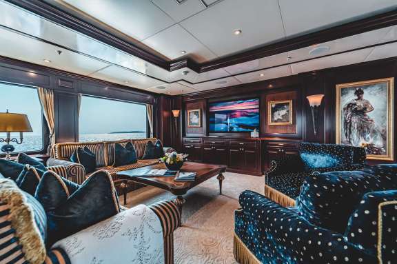 Image of MUSTIQUE yacht #13