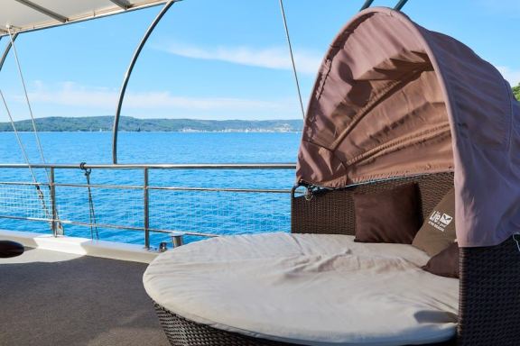 dinning area aft deck