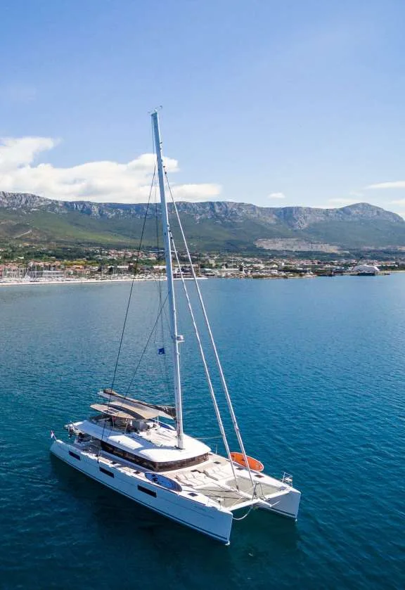 Image of OPAL (Lagoon 620) yacht #12