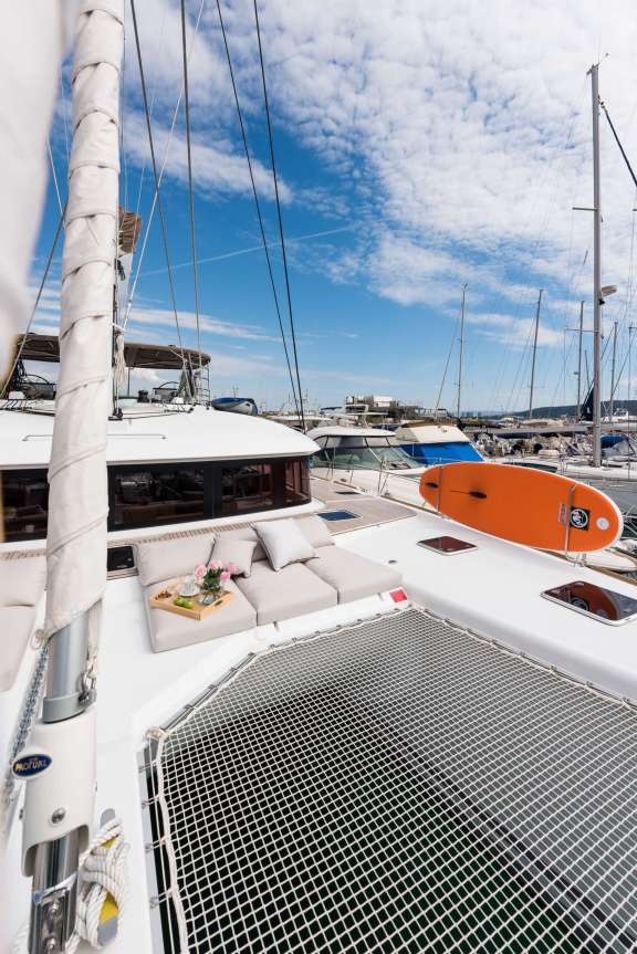 Image of OPAL (Lagoon 620) yacht #19