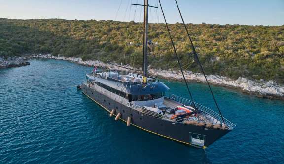 Image of Rara Avis yacht #4