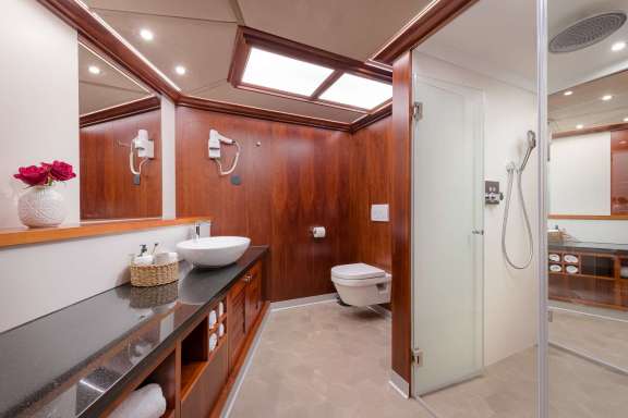 Bow Master Cabin -His and Hers Bathroom