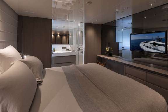 Starboard double cabin