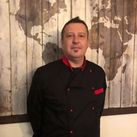 Crew of VULPINO|Chef