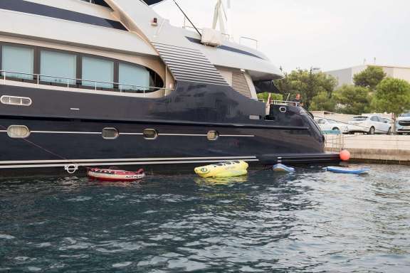 Image of ONE BLUE yacht #19