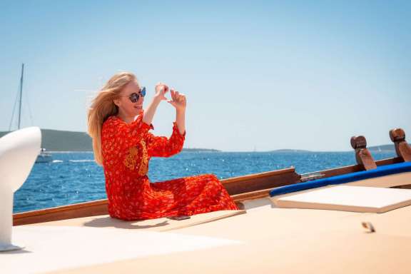 Image of DONA yacht #11