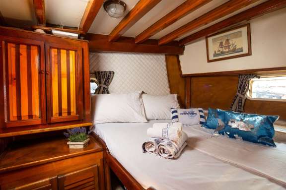 double bed cabin
