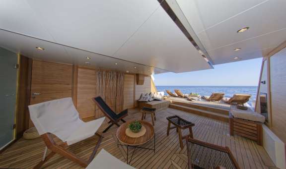 Beach Club (32 sq.m) with Sauna, Shower, Gym Equipment, Swimming Platform & Floating Island