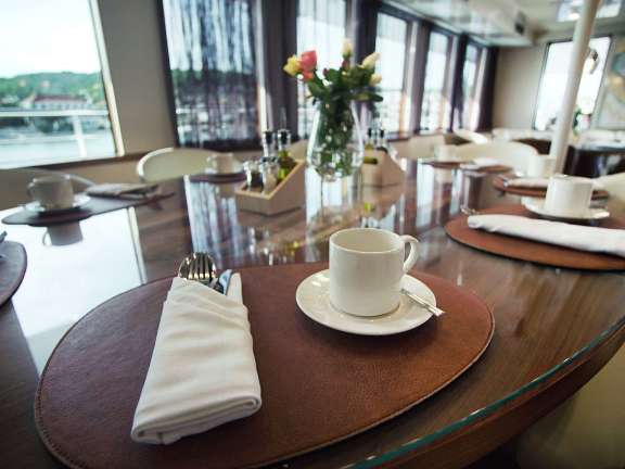 QUEEN ELEGANZA - Double cabin