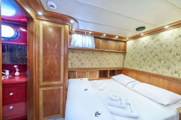 Double cabin
