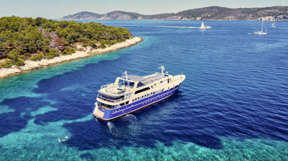 Image of LUPUS MARE yacht #10