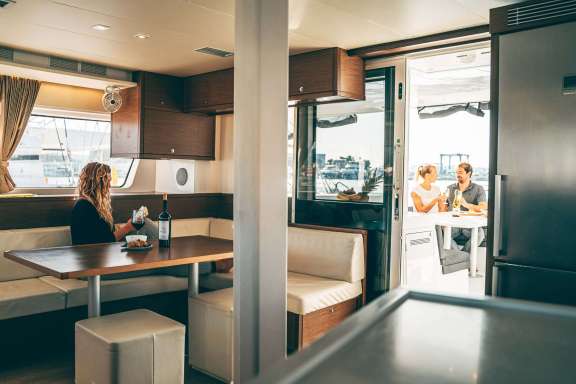 Image of AKANA (Lagoon 52F) yacht #2