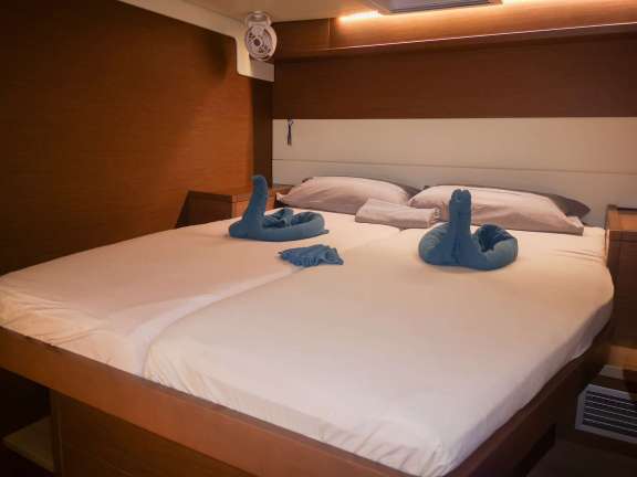 Image of AKANA (Lagoon 52F) yacht #6