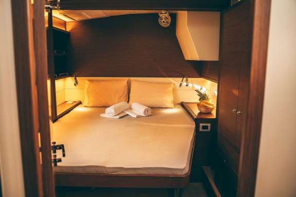 Image of AKANA (Lagoon 52F) yacht #8