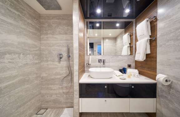 Ensuite Triple Cabin