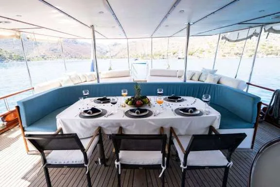 Image of WHITE SWAN yacht #4