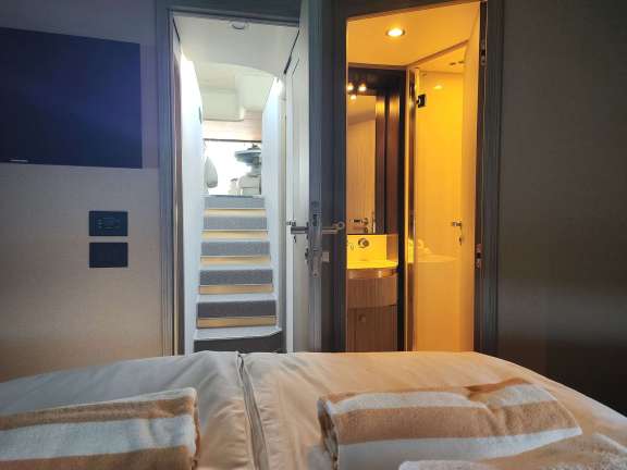 Image of BE HAPPY (Azimut 55) yacht #11