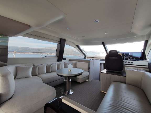 Image of BE HAPPY (Azimut 55) yacht #16