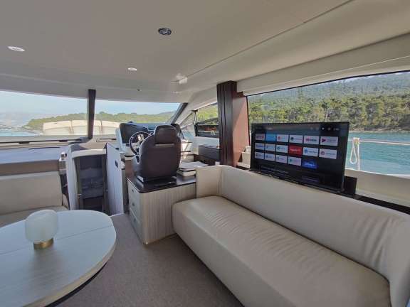 Image of BE HAPPY (Azimut 55) yacht #17