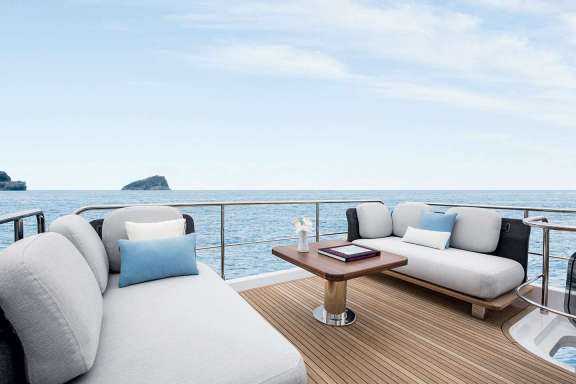 Image of BE HAPPY (Azimut 55) yacht #4