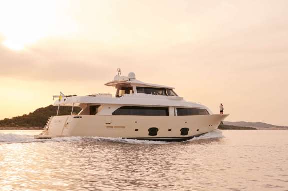 Image of FRIEND’S BOAT yacht #5