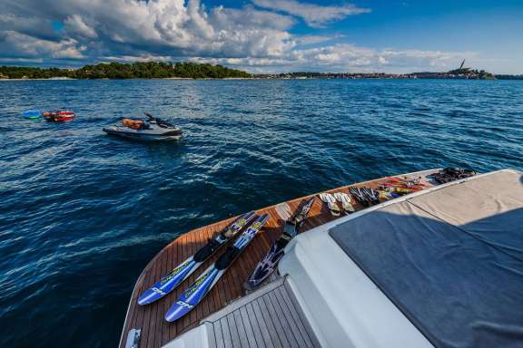 Image of DAMARI yacht #13