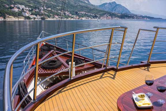 Image of LUNA yacht #12