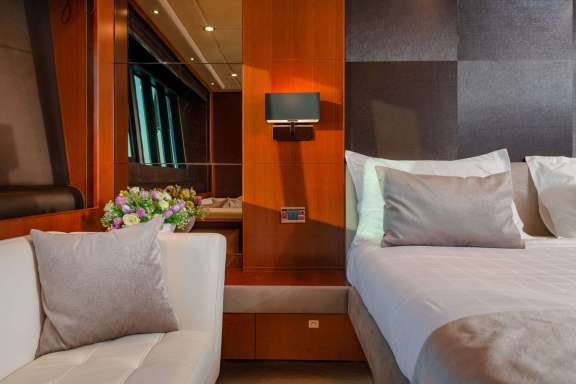 Image of Princess 72 Fly Champion yacht #8